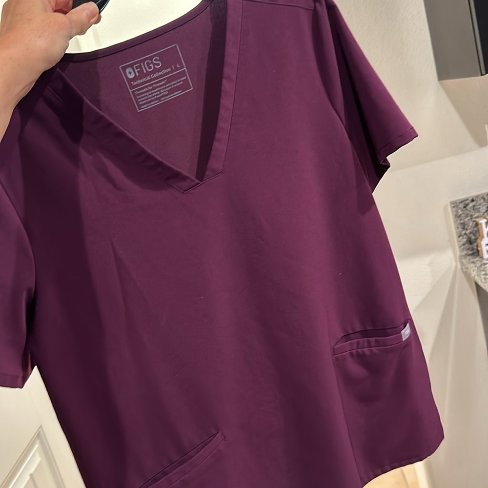 FIGS Casma scrub top size women’s LARGE - Picture 3 of 4